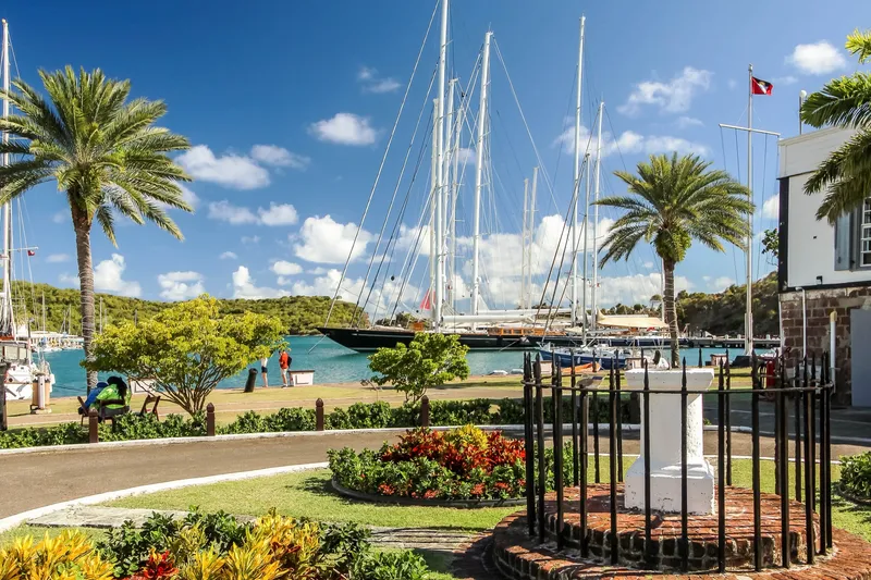 Antigua: en:Nelson's Dockyard