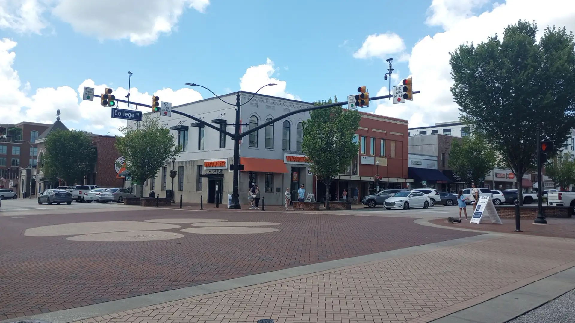 Photograph of the Toomer's Corner facing the old Bank of Auburn building