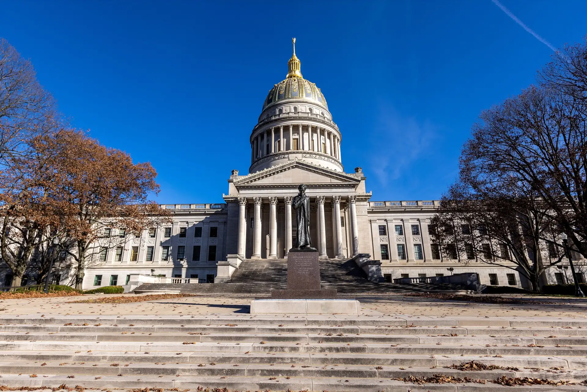 The West Virginia State Capitol building - Image03