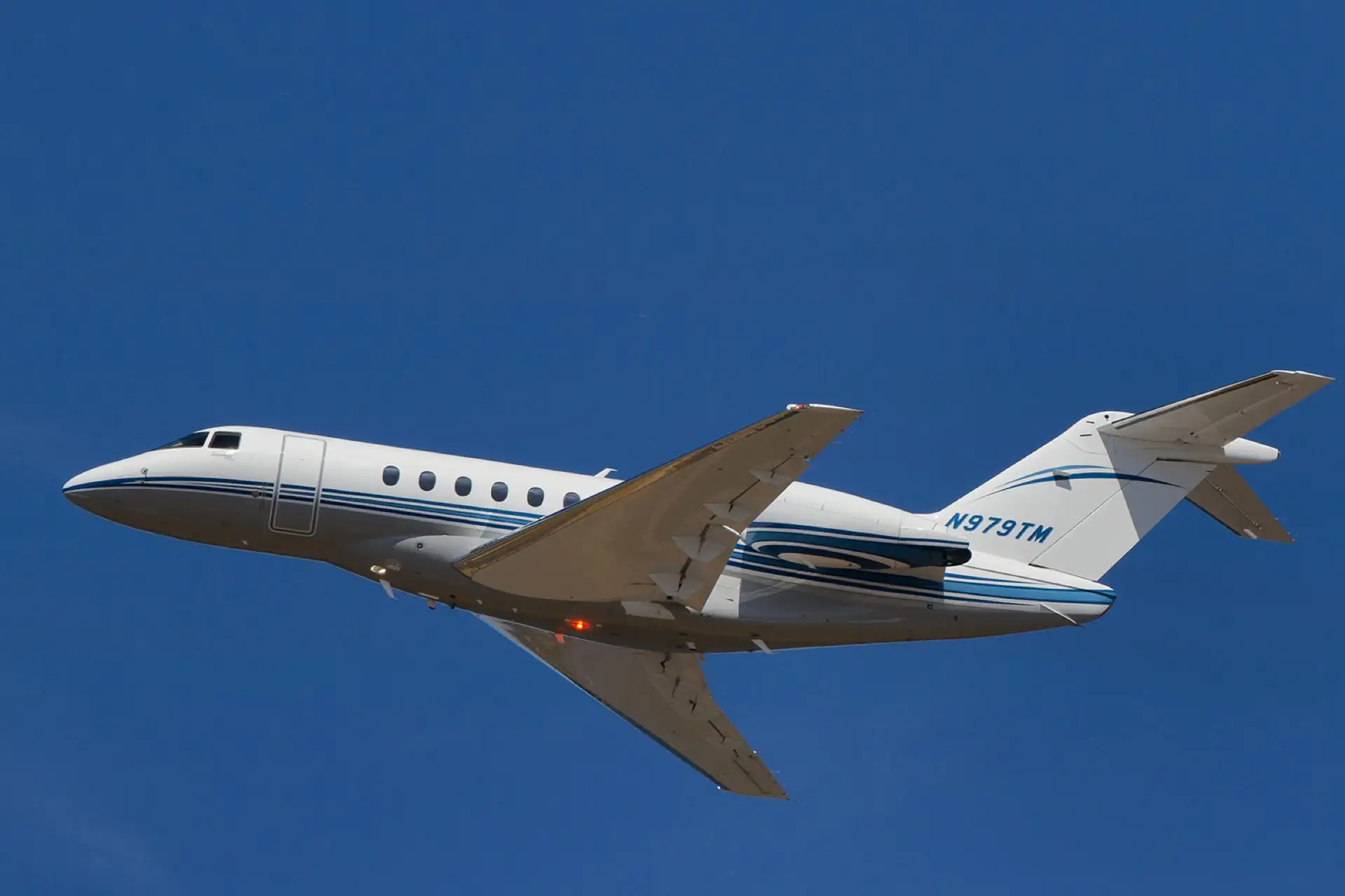 Hawker 4000