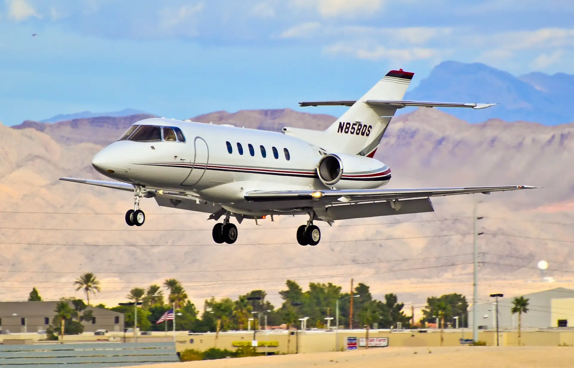 Hawker 800XP midsize business jet on approach