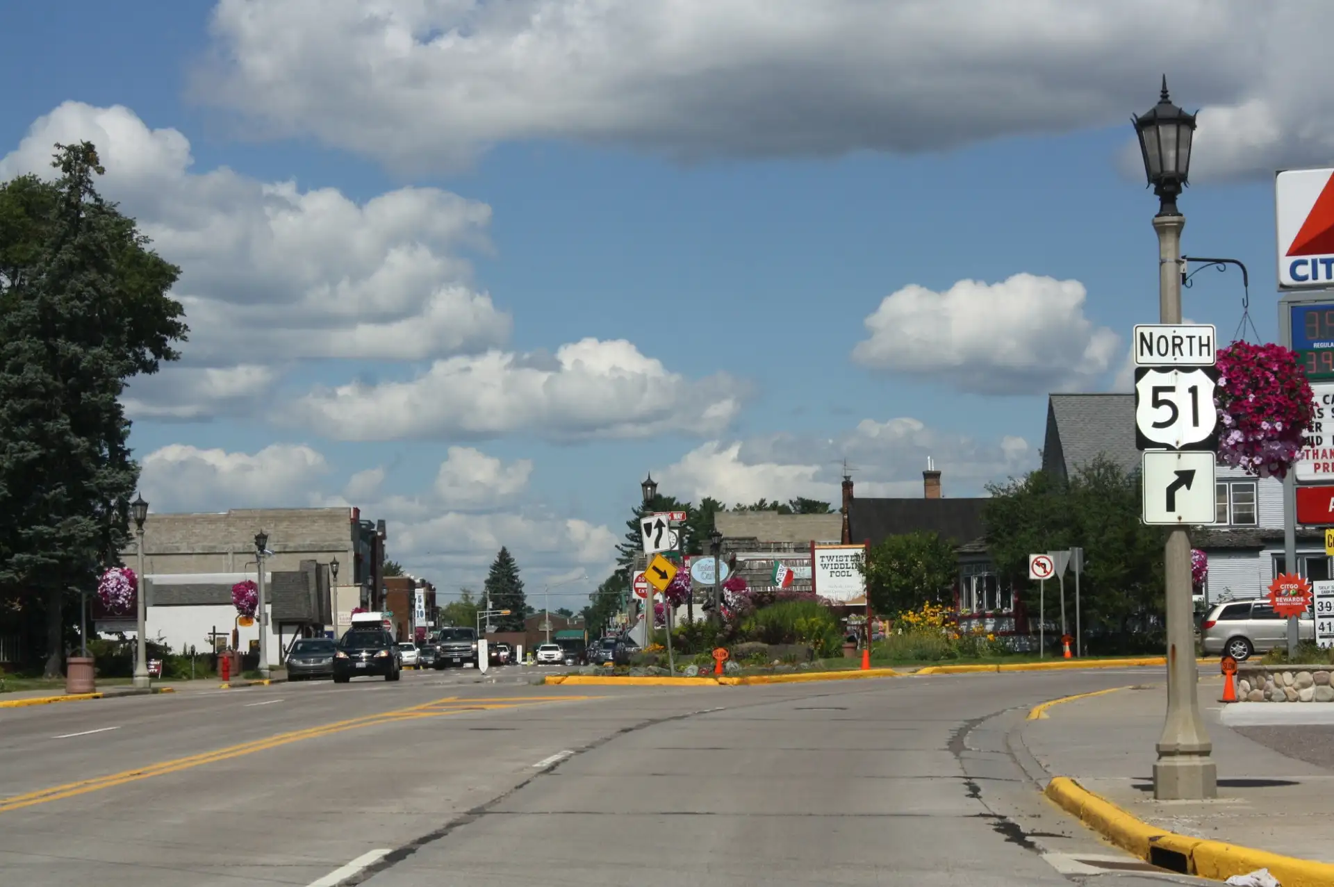 Looking northerly at downtown w:Minocqua (CDP), Wisconsin on w:U.S. Route 51.