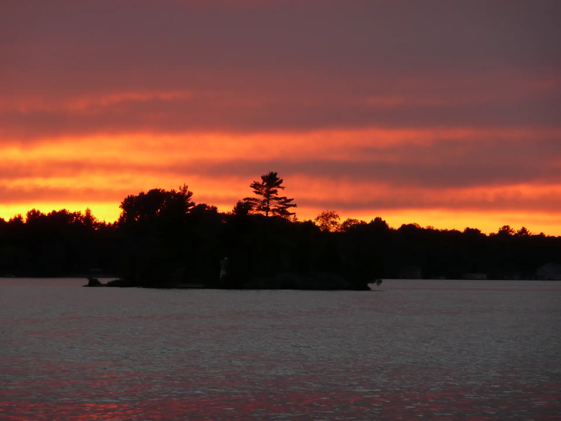 "The river is the melody,
And the sky is the refrain."
~Gordon Lightfoot