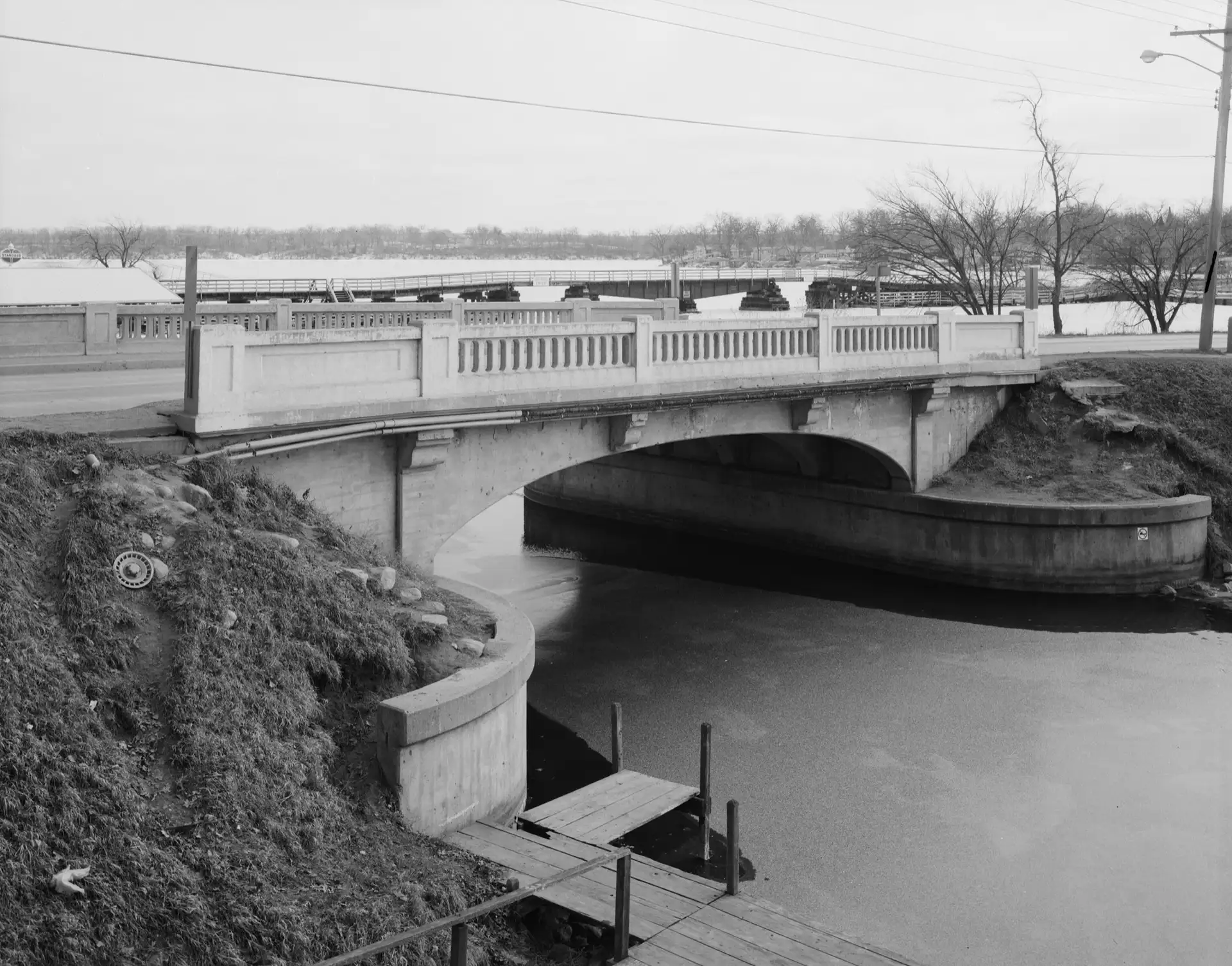 Okoboji Bridge, Spanning Strait betweent East & West Okoboji Lakes, Okoboji (Dickinson County, Iowa)