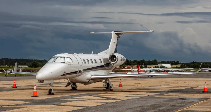 Embraer Phenom 300