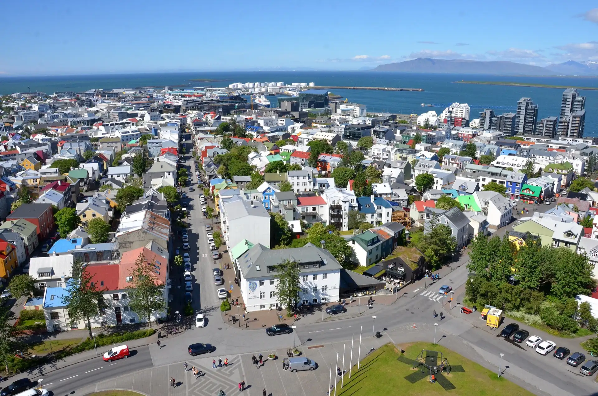 Blick von der Hallgrímskirkja über Reykjavík