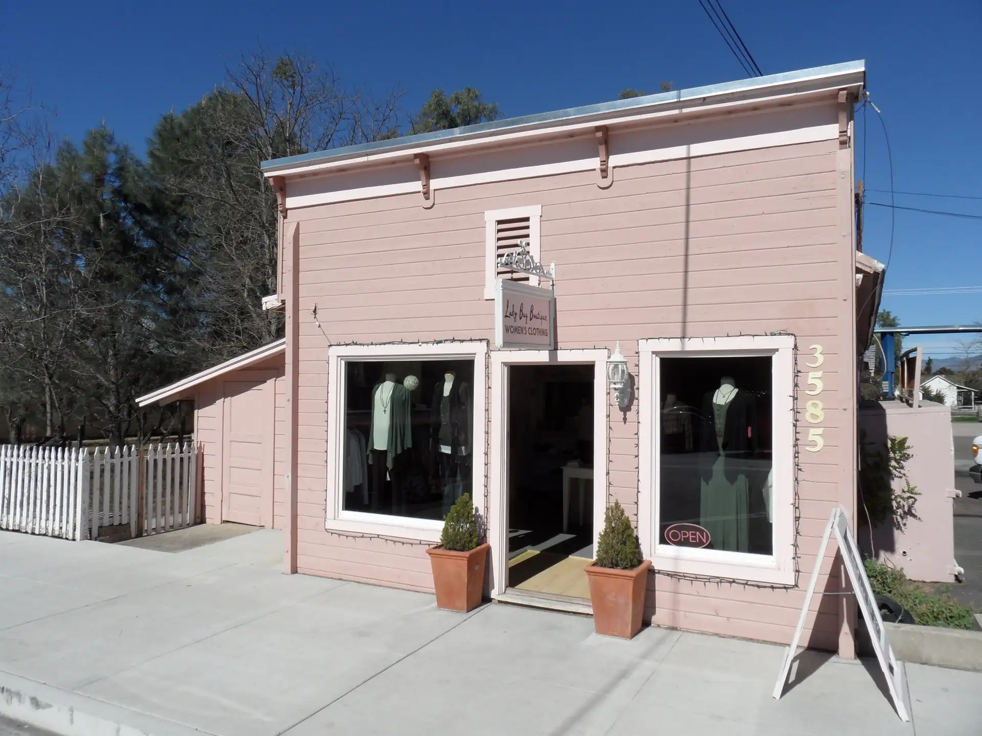 shop in Santa Ynez