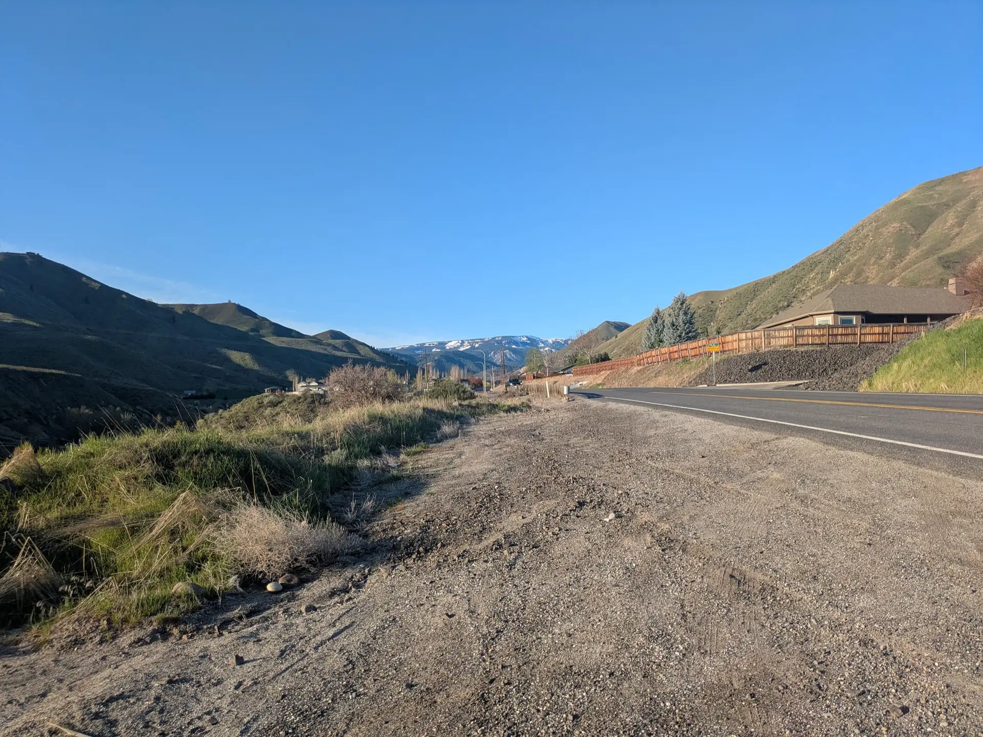 Views of Wenatchee from Squilchuck Road in April (47649)